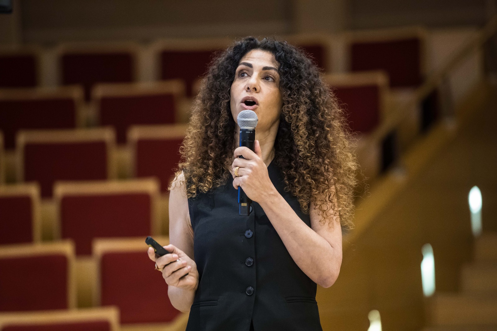 ריקי לויסמן בסדנת AI Underground — AI Underground workshop